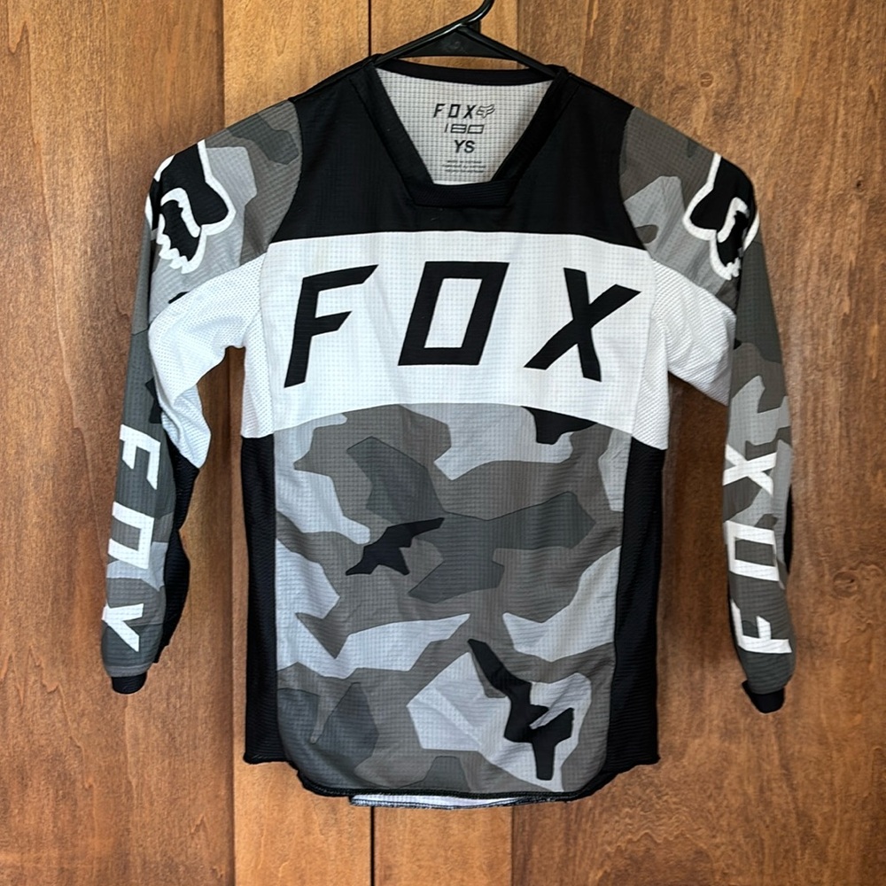 FOX 180 top size YS